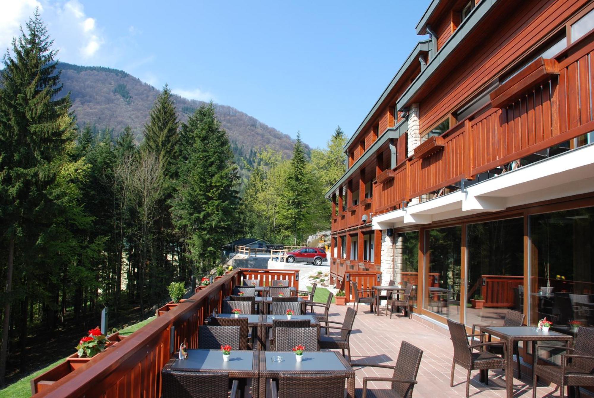 Hotel Rozsutec Terchova Exterior photo